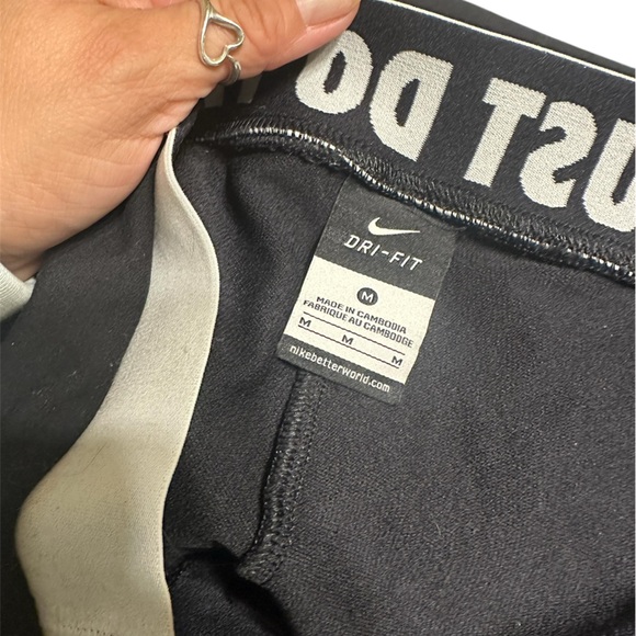 Nike crop - Picture 4 of 4